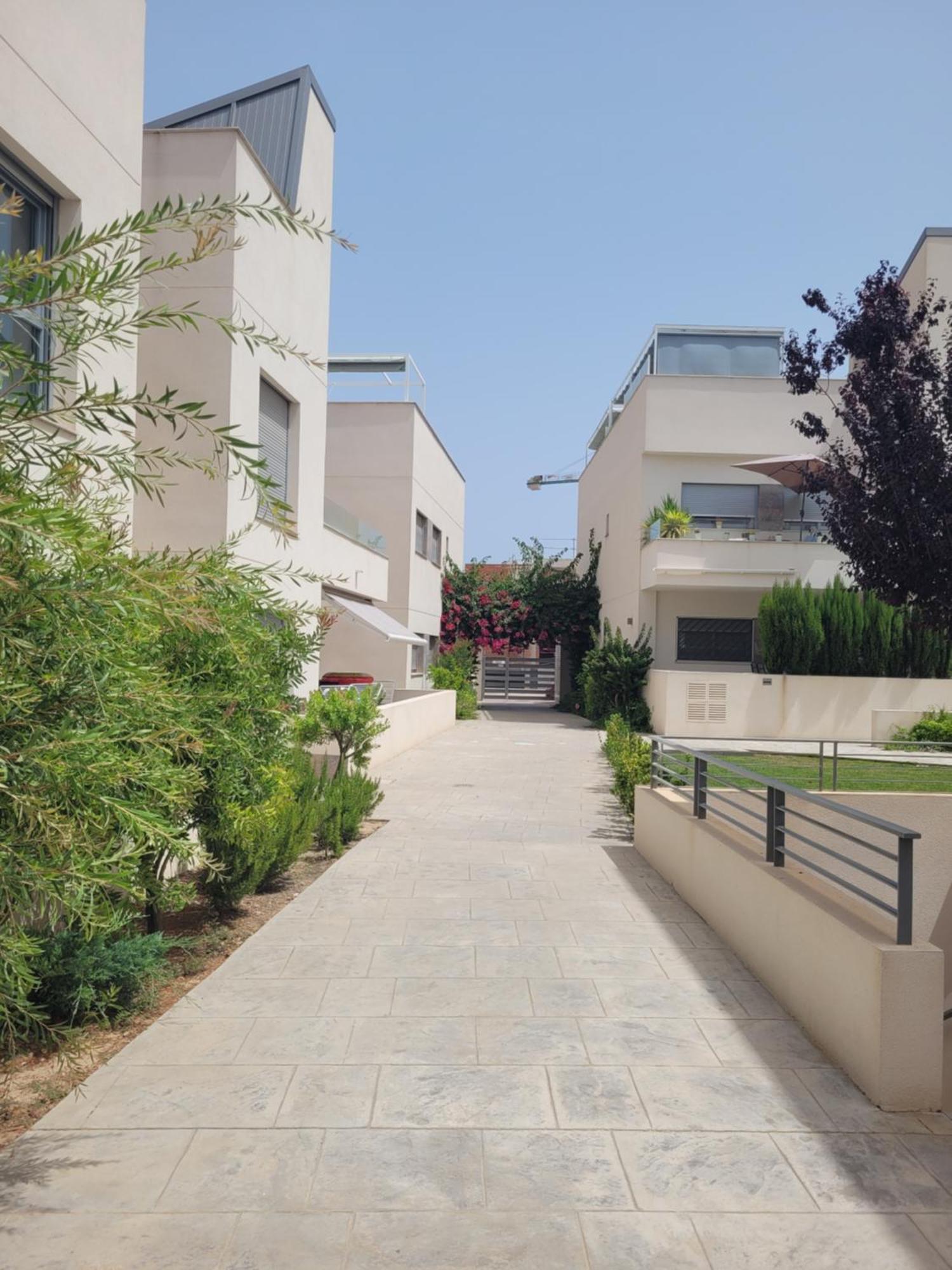 Pmt01 - Modern, Luxury With Heated Pool *