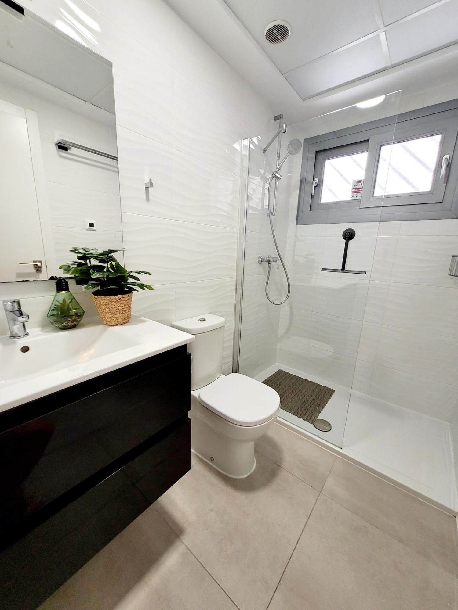 Pmt01 - Modern, Luxury With Heated Pool Apartment Torrevieja