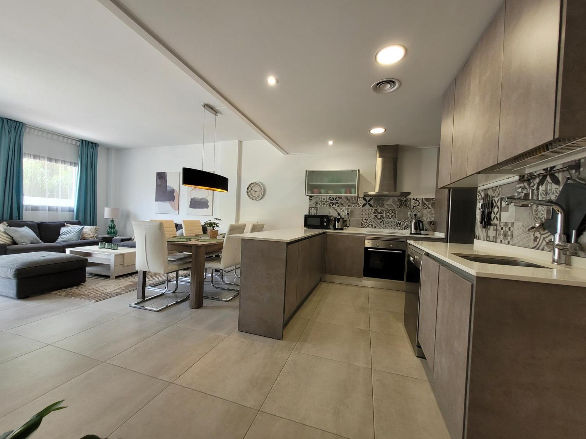 Apartment Pmt01 - Modern, Luxury With Heated Pool Torrevieja